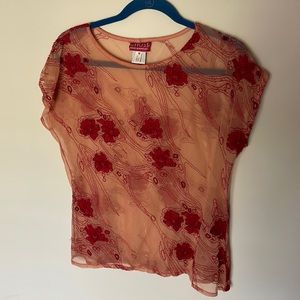 💄 red, sheer lace embroidered floral tee. Lovely and unique delicate night look